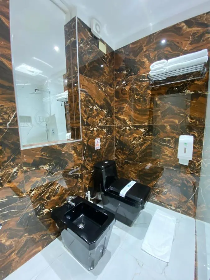 Hotel Deluxe Тирана
