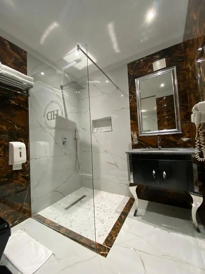 Hotel Deluxe Тирана 4*,  Албания