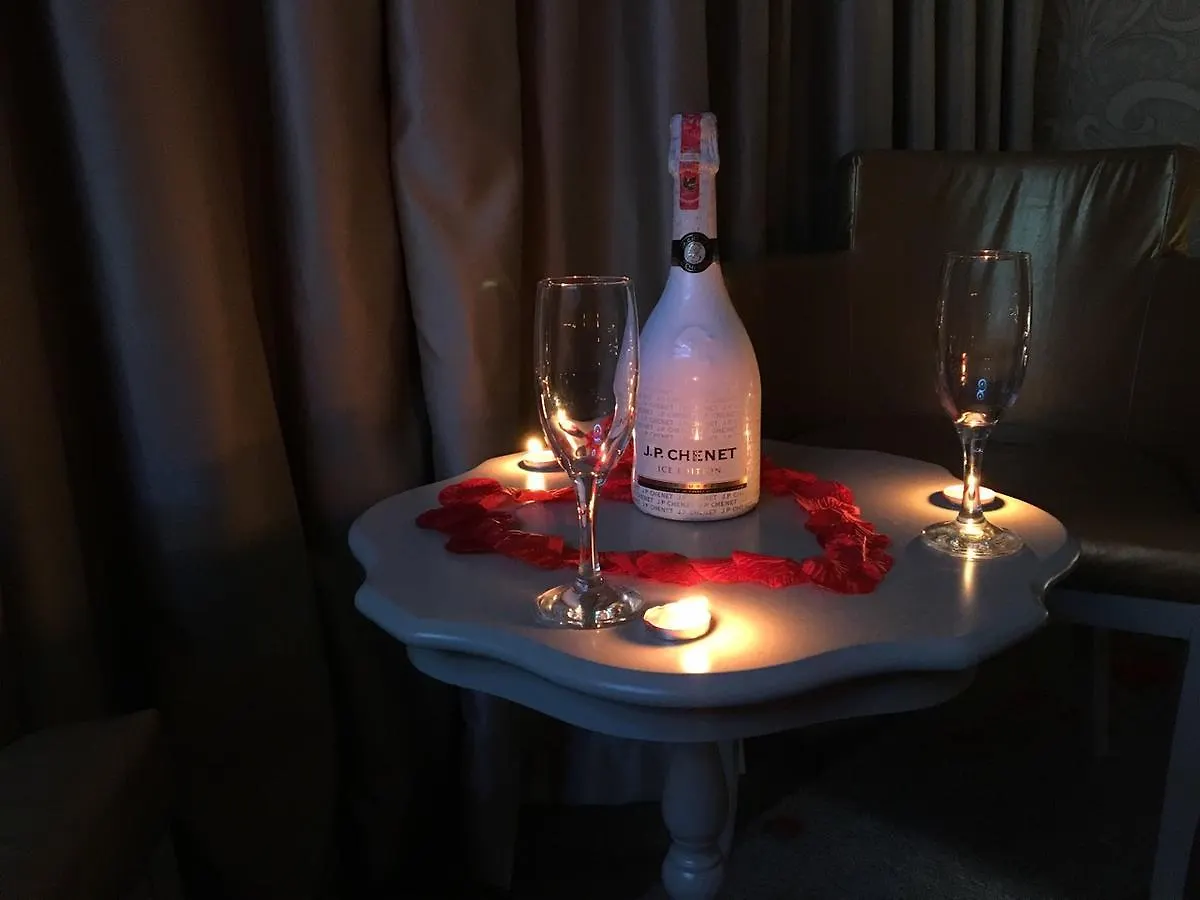 Hotel Deluxe Тирана