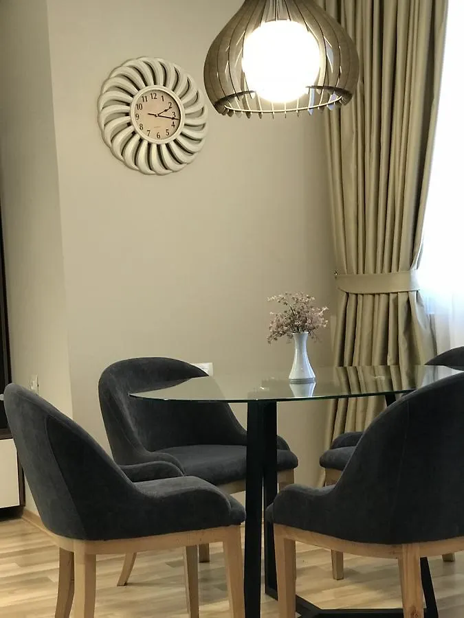 Hotel Deluxe Тирана