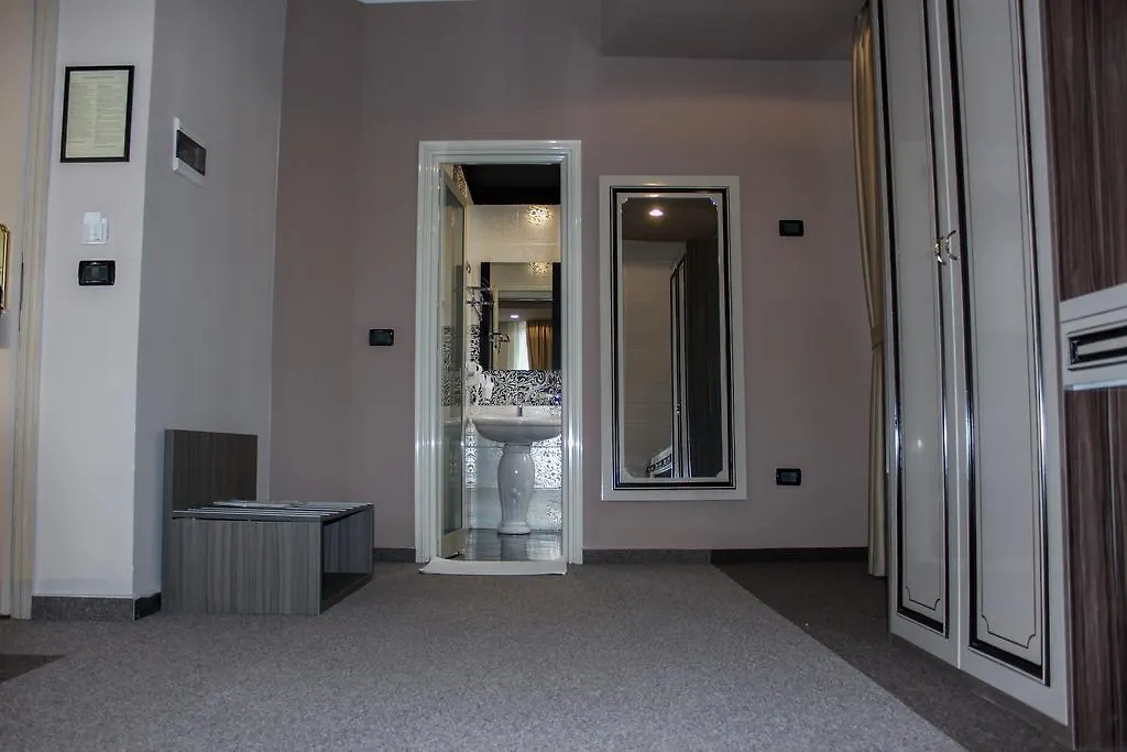 Hotel Deluxe Тирана 4*,  Албания
