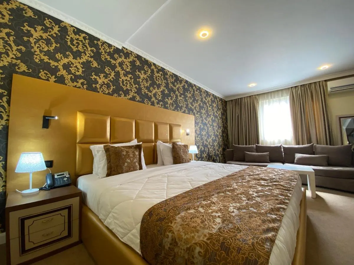 Hotel Deluxe Tiran Arnavutluk