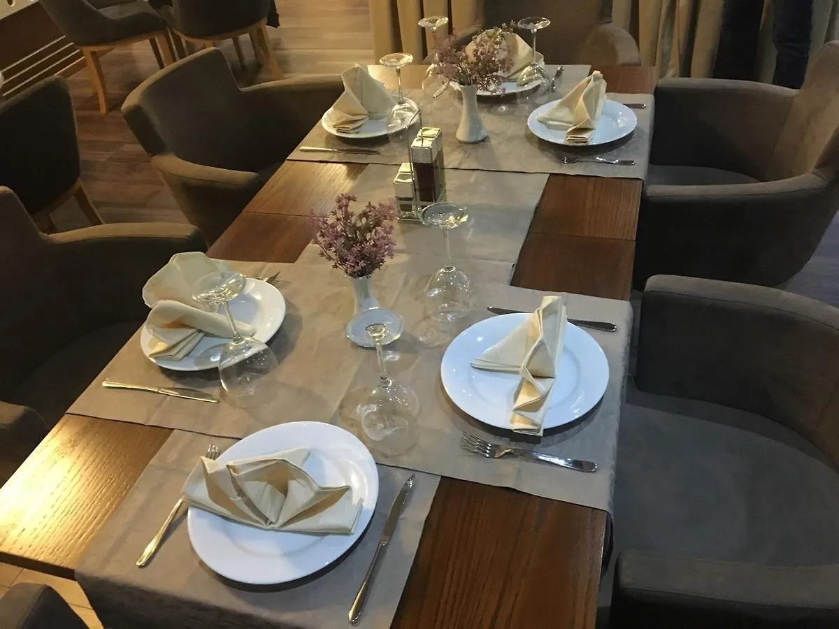 Hotel Deluxe Tiran