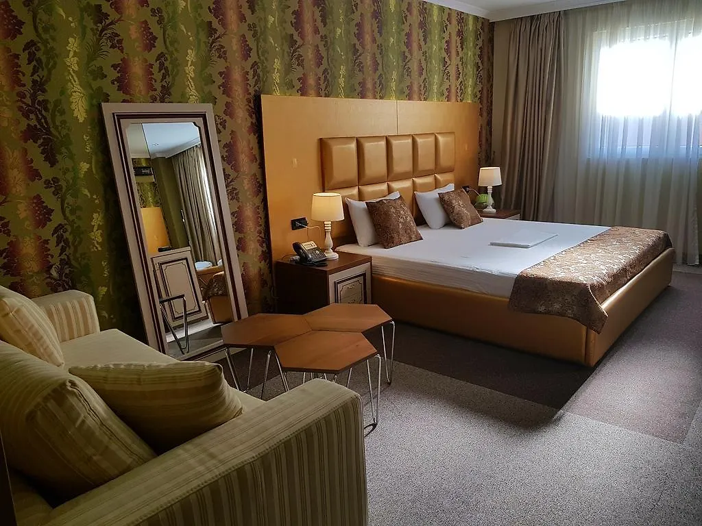 Hotel Deluxe Tiran