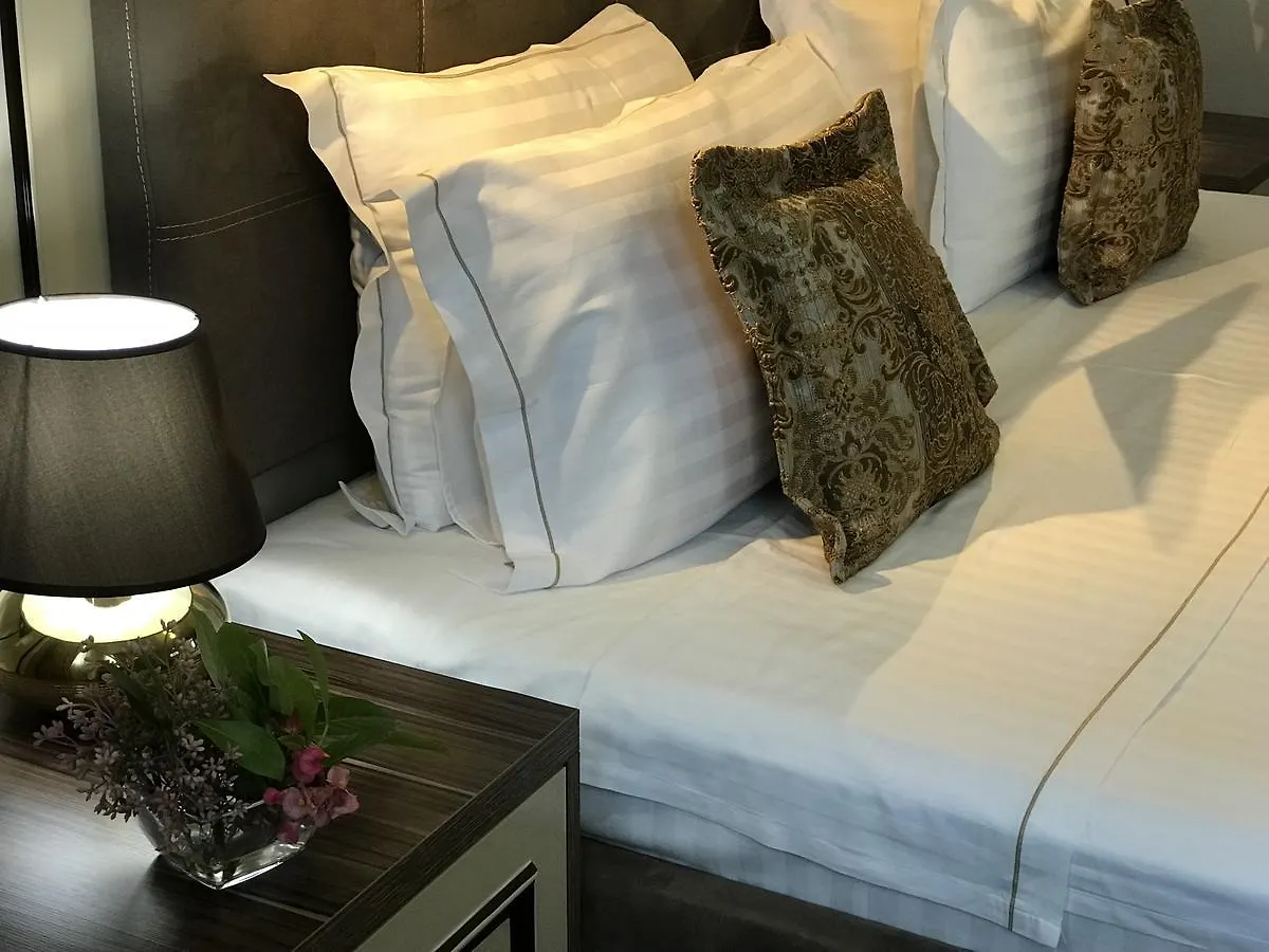 Hotel Deluxe Tiran