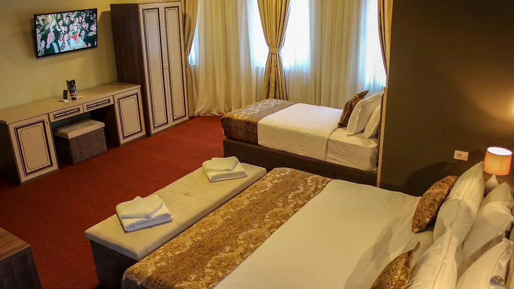 Hotel Deluxe Tiran 4*,  Arnavutluk